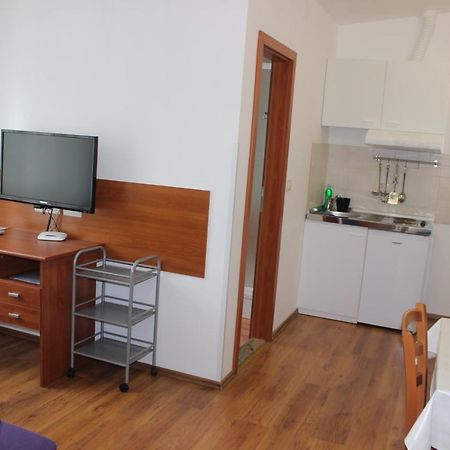 אופטיה Apartments And Rooms Liburnija מראה חיצוני תמונה