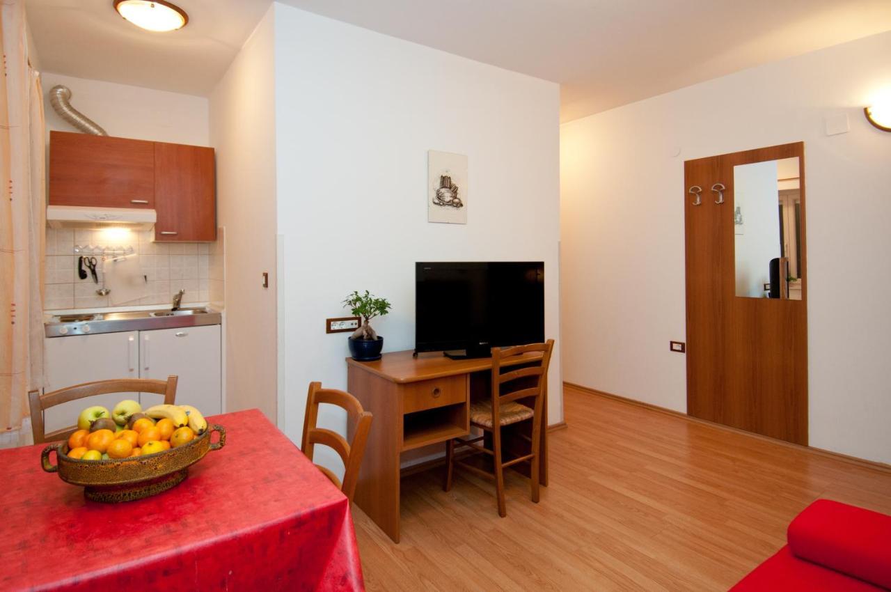 אופטיה Apartments And Rooms Liburnija מראה חיצוני תמונה