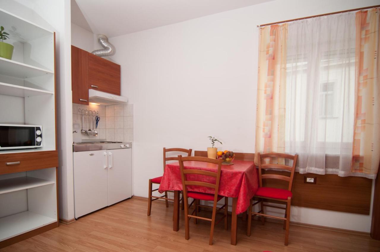 אופטיה Apartments And Rooms Liburnija מראה חיצוני תמונה