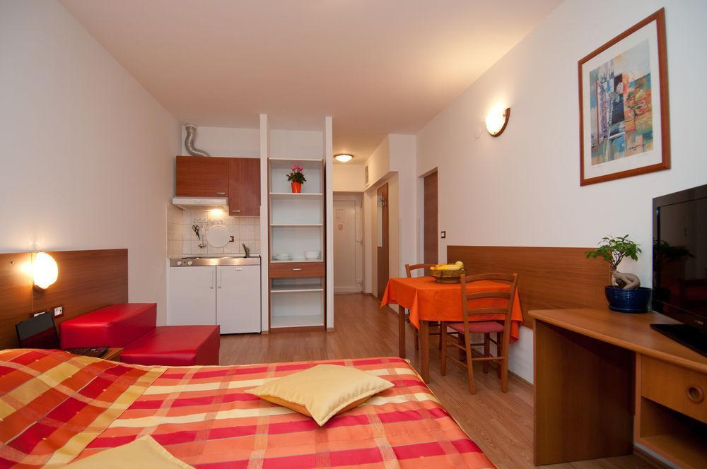אופטיה Apartments And Rooms Liburnija מראה חיצוני תמונה