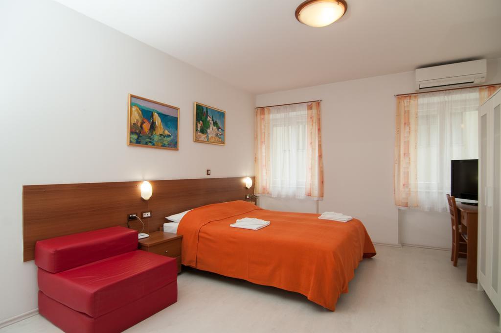 אופטיה Apartments And Rooms Liburnija מראה חיצוני תמונה