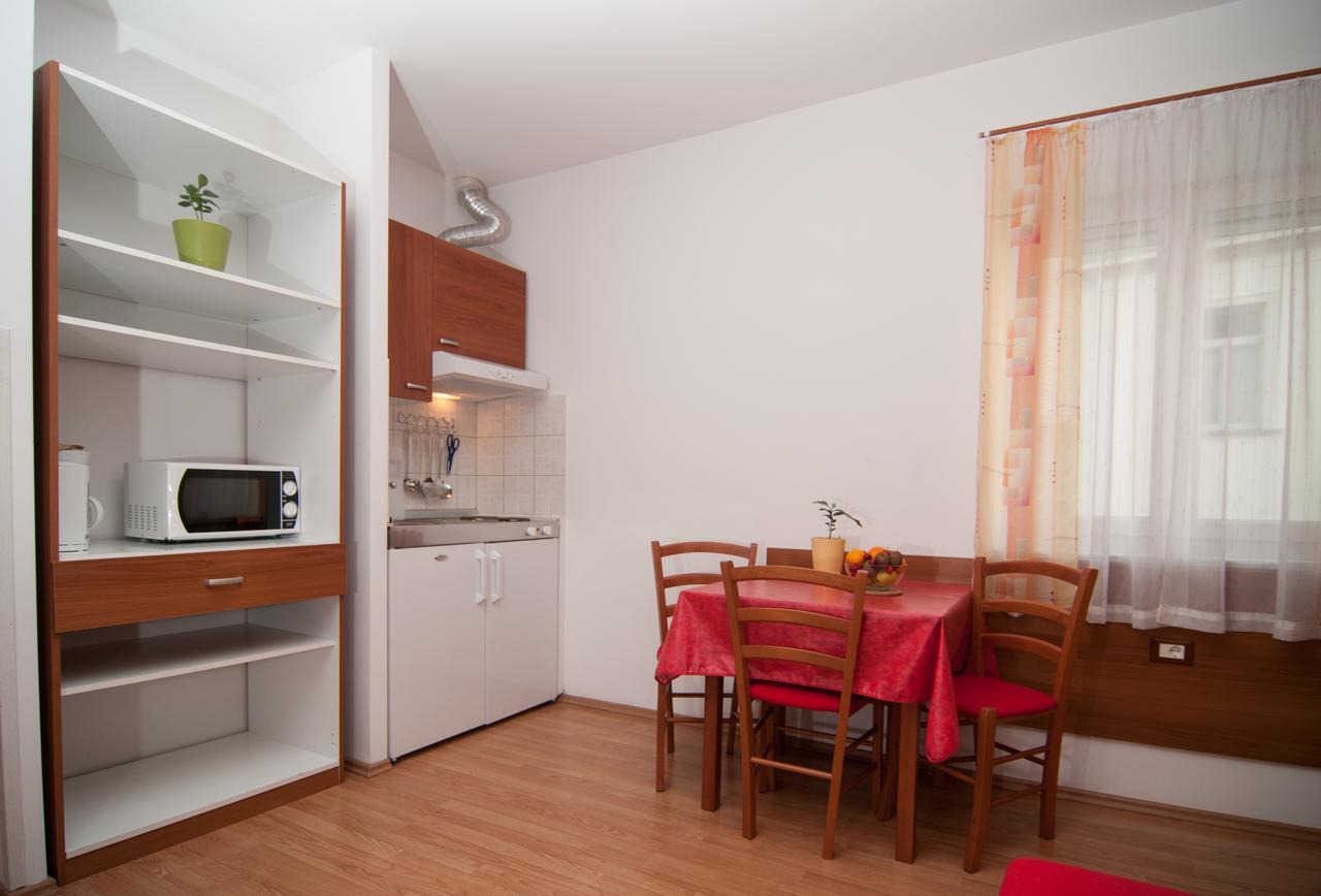אופטיה Apartments And Rooms Liburnija מראה חיצוני תמונה